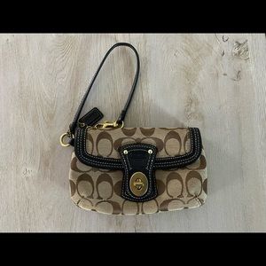2 compartment Coach wristlet